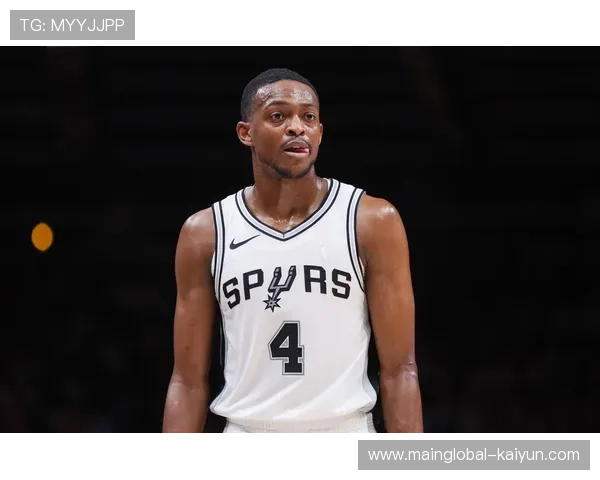 马刺福克斯适应非持球核心角色 场均19.7分6.8助转型成功