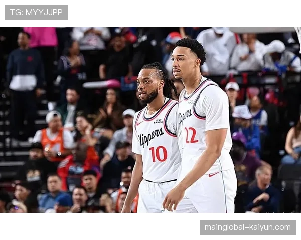 加兰被马刺后卫针对性突破 快船新援防守端成球队明显短板