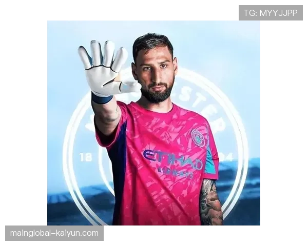 曼城多纳鲁马加盟挤压特拉福德空间，直接导致后者寻求转会